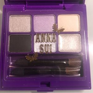 - Anna Sui Eyeshadow palette